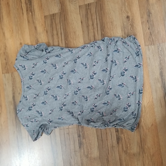 MOTHERHOOD MATERNITY Gray Floral Ruched Side Short-Sleeve Tee Shirt - Picture 10 of 10